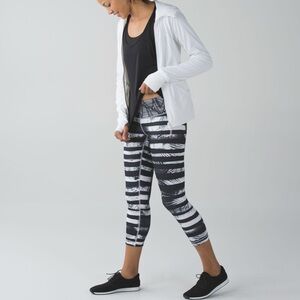 Lululemon Wunder Under Crop II Full-On Shady Palms Black/White Size 8